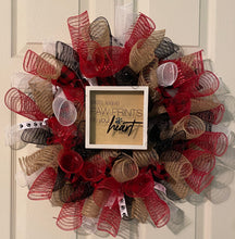 Load image into Gallery viewer, Paw Prints Wreath
